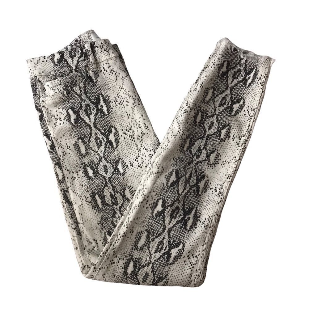 Zara womens faux‎ snake skin high-rise skinny jeans. Size 6